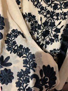 Elegant Embroidered Pakistani Kurta Set