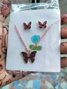 Butterfly Pendants And Earrings Set
