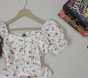 Pretty Floral Crop Top