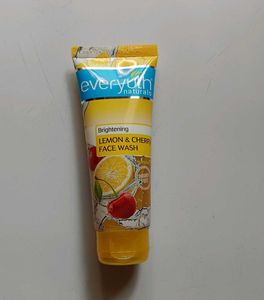 Everyuth Naturals Facewash💫