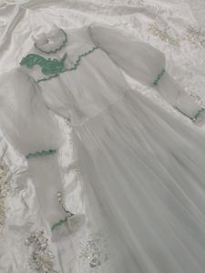 Elegant White vintage Gown