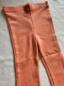 Ribbed Peach Leggings
