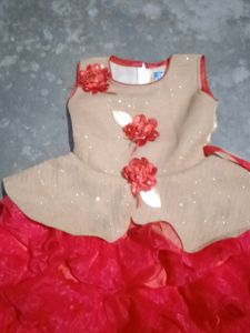 littel girl red frock
