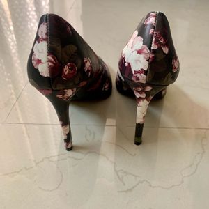 Floral Pumps
