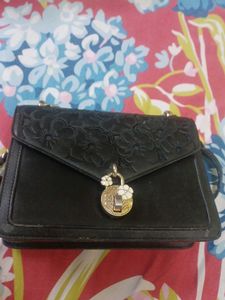 Vintage Floral Embossed Shoulder Bag💕✨️