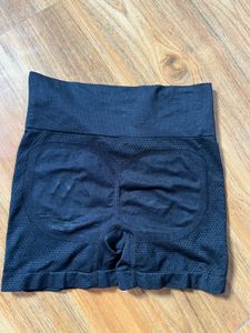 Gym Shorts Very Stretchable ( Fits 28,32)