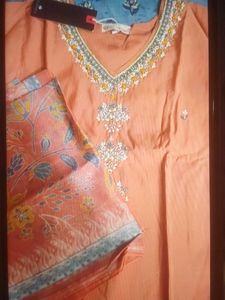 Elegant Peach Embroidered Kurta Set (Size : L)