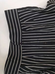 Formal And Stylish Button Crop Top