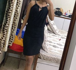 Elegant Black Bodycon Dress with Statement Straps