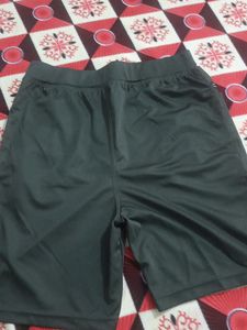 Nike Branded Night Capri For Boys And Girls Green M Size Only