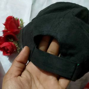 Pink &amp; Black Caps - Flower Detail