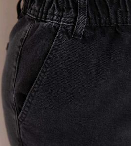 This Pant No Longer Fits Me