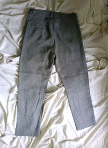 It&#39;s a Kind Of Formal Pant