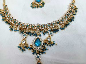 Necklace &amp; Earring Set