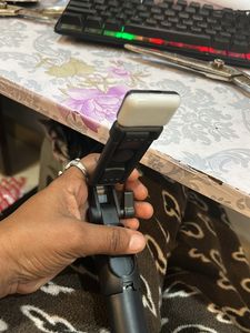 R1s Selfie Sticks With Light