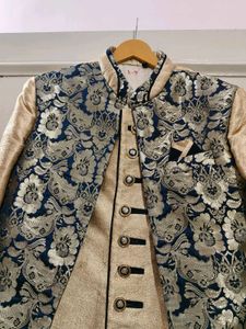 Gold Leyerd Sherwani