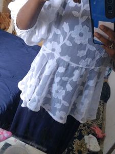 oversized white top