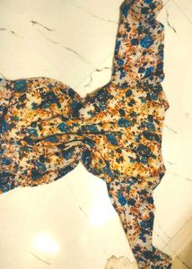Floral blouson full sleeves top