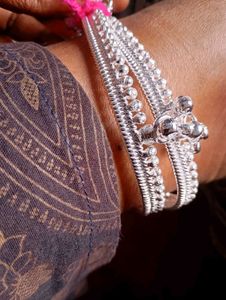 Glittering Women Anklets.