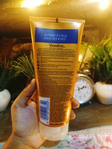 Combo Of 5 Vaseline Gluta Hya Sunscreen 🧴🌞