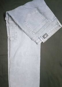 Light Wash Cargo Jeans - Wide Leg