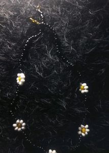 Cute And Pretty Daisy Necklace!!