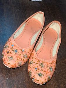 Peach Embroidered Juttis