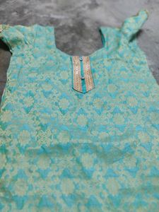 this is new with tag diwali kurta with half sleeves