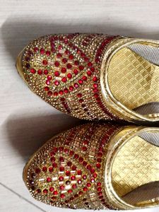 RED Golden Zari Jutti For Women