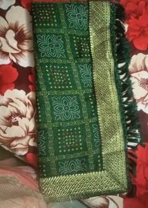 gorgeous bandhni saare for women in green color