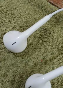 apple earphone