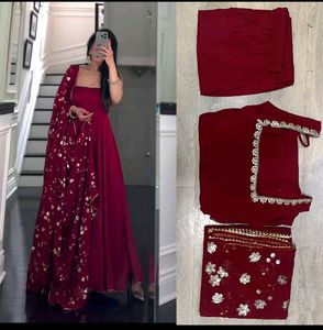 New/Unused Sleeveless Embroidered Gown Set