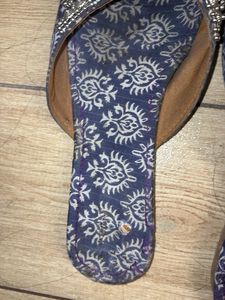 Ethnic Blue Juttis