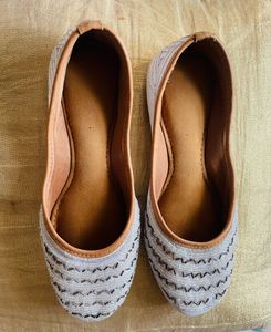 Ethnic Embellished Mojaris
