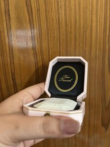 Too Faced Highlighter