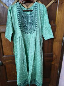 Elegant Green Embroidered Kurta