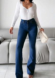 Body Hugging Bootcut Demin