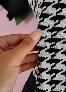 Stylish stretchable Houndstooth Top