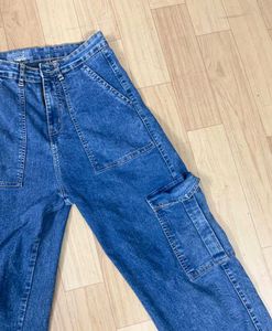 Kotty Straigt-fit Cargo Jeans.