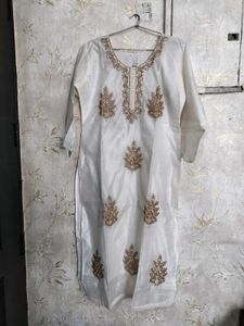 Straight Fit White Kurta With Golden Embroidery