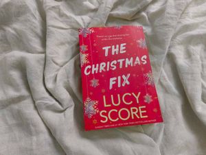 The Christmas Fix by Lucy Score
