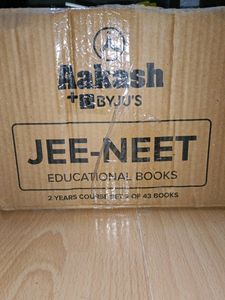 AAKASH + BYJUS JEE NEET Educational Books