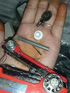 Small sewing machine