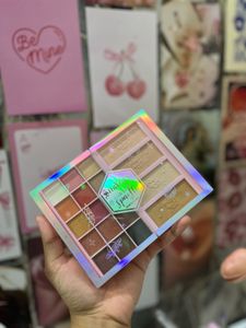 Shryoan &#39;Born to Sparkle&#39; Makeup Kit