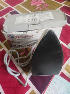 Bajaj Majesty DX4 Iron