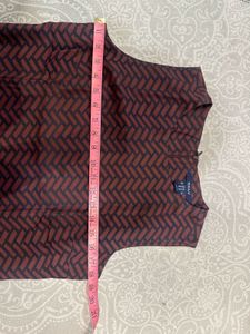 Branded GANT top