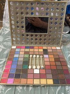 Cameleon Eyeshadow Palette