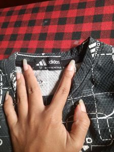 Adidas top💙