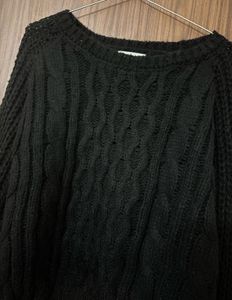 Chic Black Knit Cropped Sweater