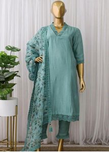 Floral Lace Trim Kurta With Dupatta Set